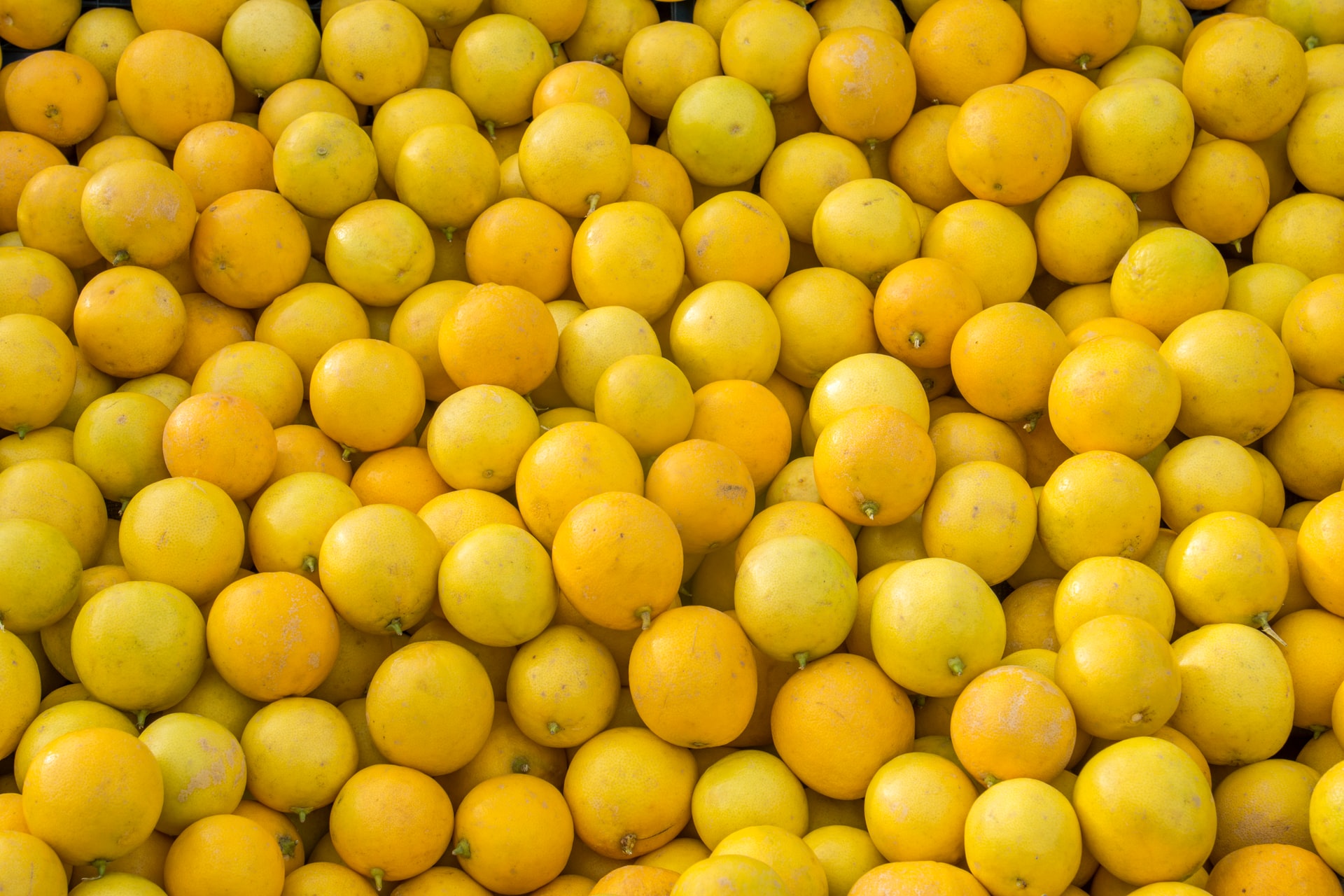 Limonu bileklerinize damlatın ve bekleyin ne oluyor? Limonla gelen süper etki