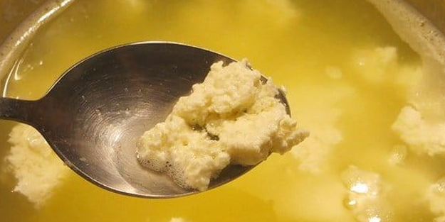 Peynir aldığınızda suyunu dökmeyin 1 yemek kaşığı içince o sorun bitiyor