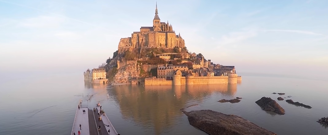 Dünyadaki en güzel yerlerden biri de Fransa'daki Le Mont-Saint-Michel